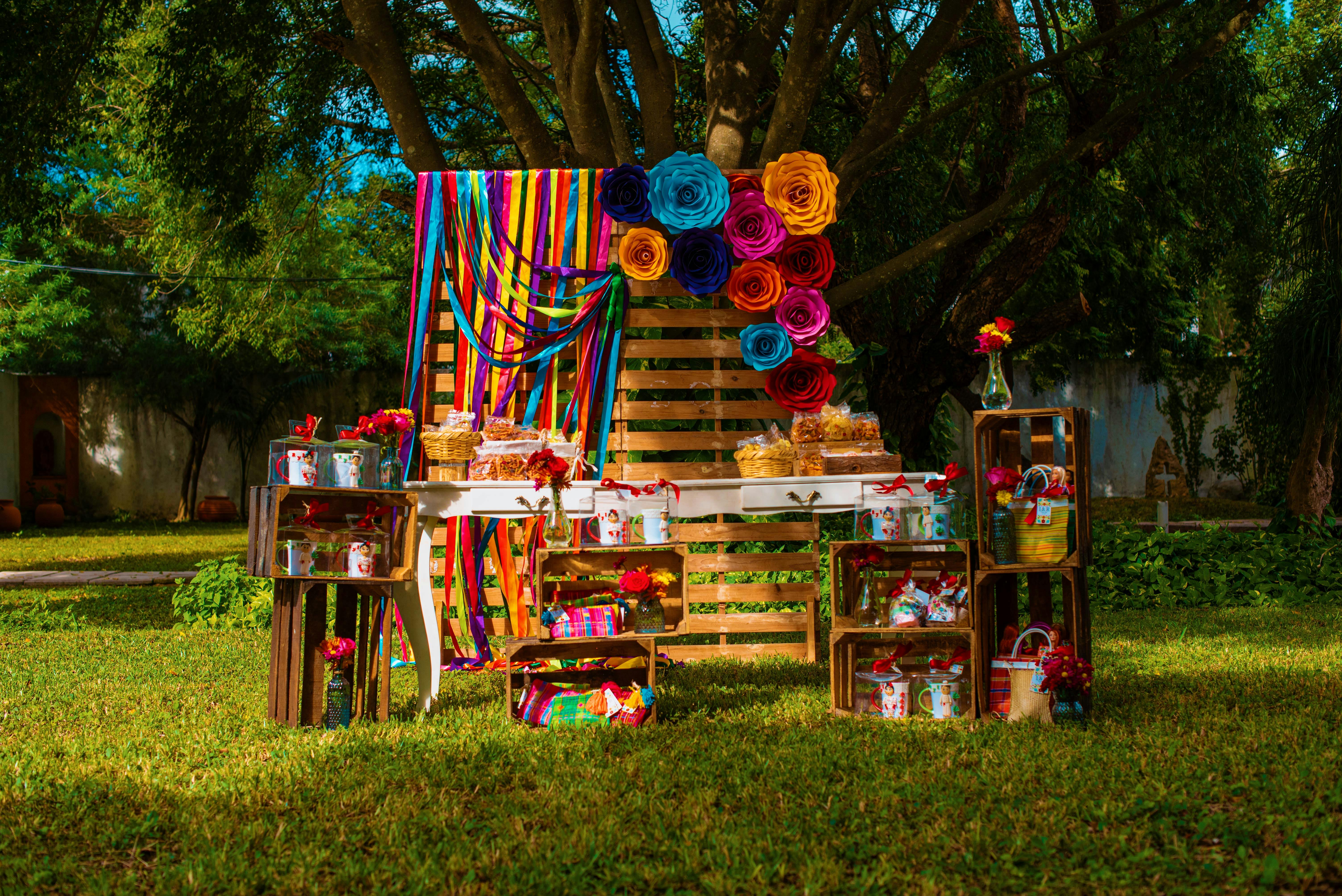 Customizable decoration & themes